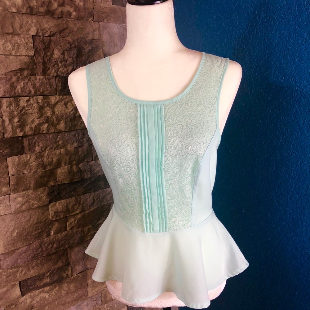 Forever 21 Mint lace ruffle sleeveless blouse